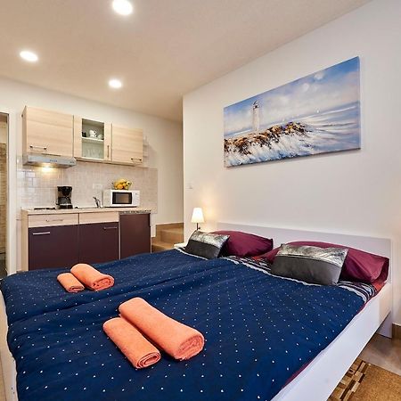 Studio Apartment Bascan Трогир Экстерьер фото