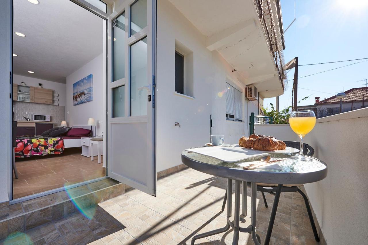 Studio Apartment Bascan Трогир Экстерьер фото