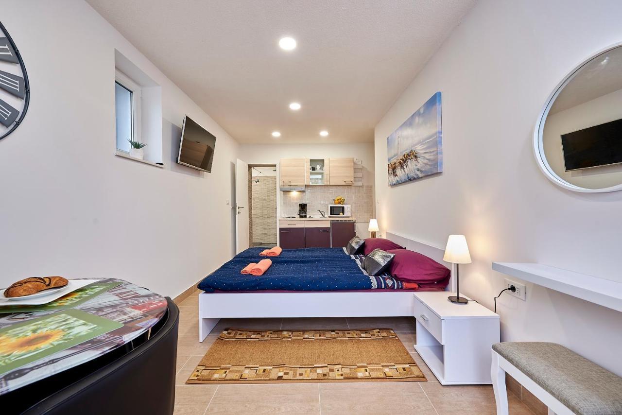 Studio Apartment Bascan Трогир Экстерьер фото