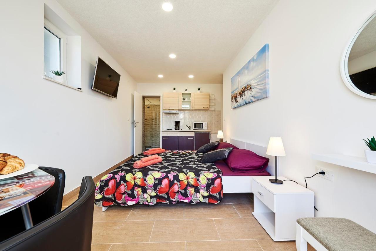 Studio Apartment Bascan Трогир Экстерьер фото