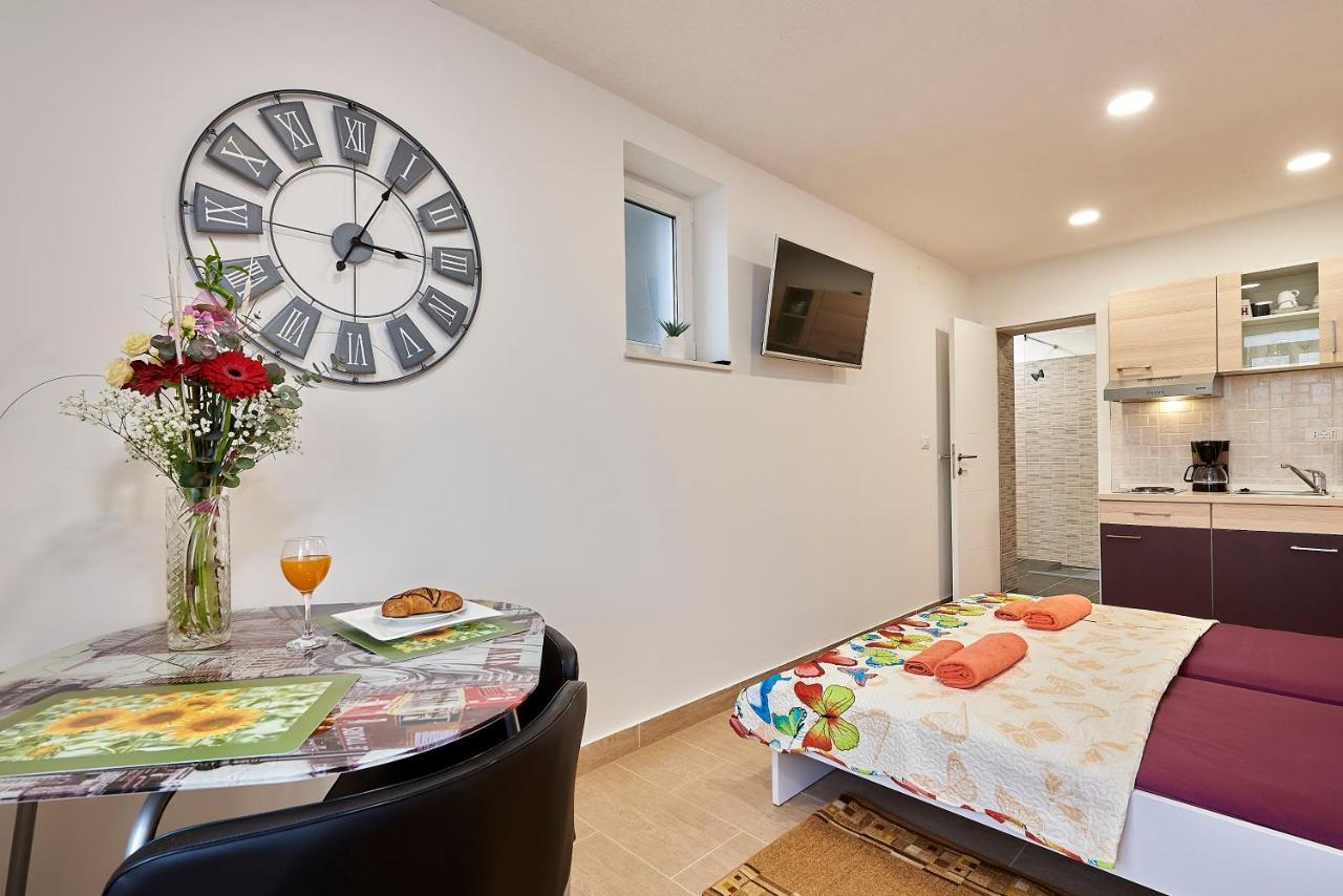 Studio Apartment Bascan Трогир Экстерьер фото