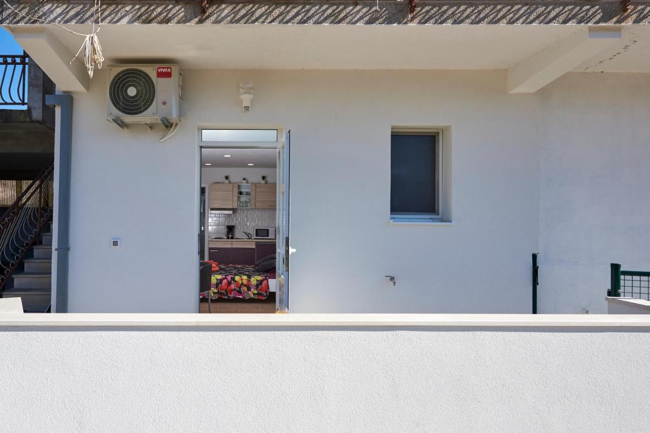 Studio Apartment Bascan Трогир Экстерьер фото